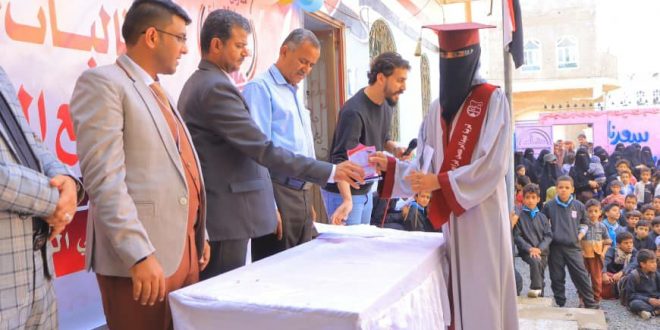 تكريم الطالبات المتفوقات بمدارس سما الابداع