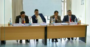 طلبةالترجمة بكلية الآداب والعلوم الإنسانية بجامعة الملكة أروى يناقشون مشاريع تخرجهم