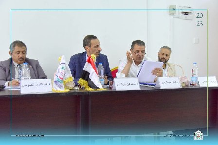 طلبة جامعة الملكة أروى يناقشون ابحاث تخرجهم