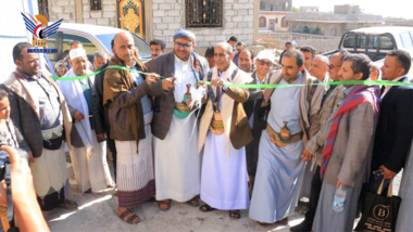 المساوى والكبسي يفتتحان مركزين لمحو الأمية وتعليم الكبار بمديرية التعزية.