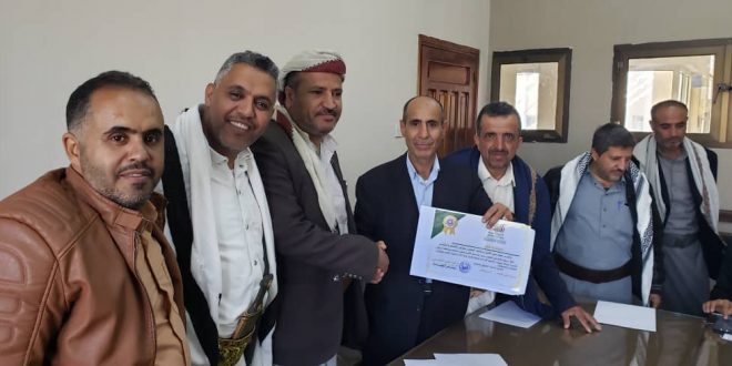 رئيس جهاز محو الأمية وتعليم الكبار يكرم رئيس مجلس إدارة مركز Y30 للتدريب والاستشارات