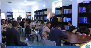 طلبة مدرسة عمر المختار يزورون الجامعة التخصصية