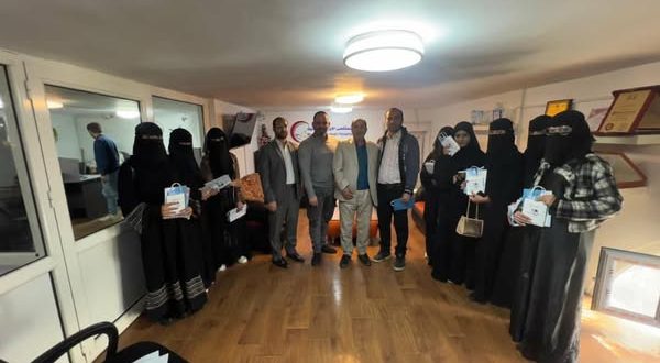 طلاب برنامج الإدارة الصحية بجامعة آزال يزورون مستشفى الأوروبي الحديث