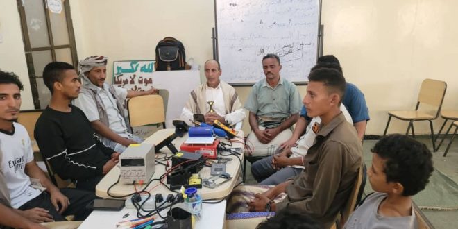 الاستاذ أحمد الكبسي يتفقد تنفيذ البرامج التدريبية في المهارات الحرفية بزبيد