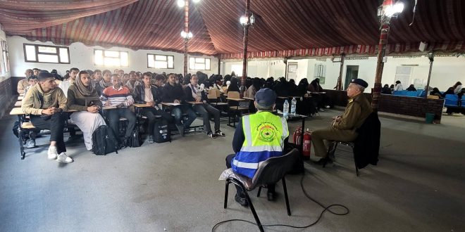 جامعة المعرفة تنفذ محاضرة توعوية في الأمن والسلامة