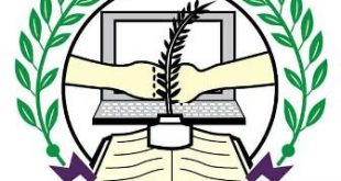 طلاب الجامعة العربية يناشدون وزارة التعليم العالي بإصدار شهادات تخرجهم