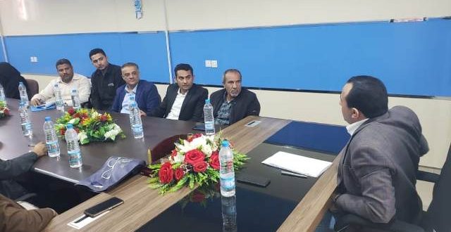 اجتماع في الكلية التخصصية الحديثة