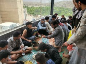 كلية الآفاق تنظم رحلة ترفيهية لطلابها