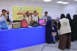 مؤسسة اليتيم تدشن مشروع توزيع الحقيبة المدرسية ب