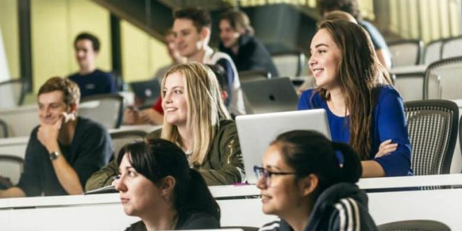 منح دراسية لطلاب الجامعات اليمنية