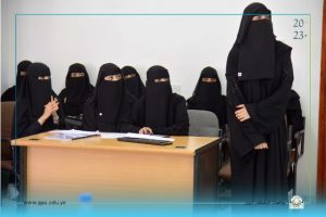  طلبةالترجمة بكلية الآداب بجامعة الملكة أروى يناقشون مشاريع تخرجهم 