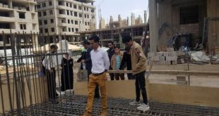 طلاب الهندسة المعمارية بجامعة الناصر ينفذون زيارةً ميدانيةً إلى مجمع سكني قيد الإنشاء