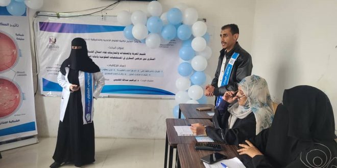 جامعة النخبة الدولية تناقش مشاريع تخرج الطلبة