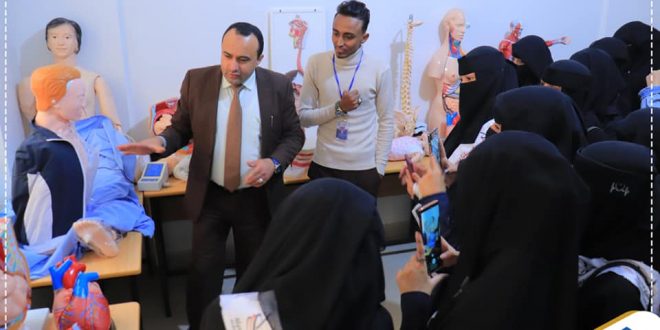 طالبات مدرسة الإنجاز الحديثة تقوم بزيارة الجامعة التخصصية الحديثة 