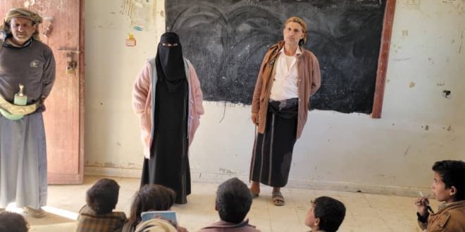 مدير عام المناهج والتوجيه بمحو الأمية وتعليم الكبار تواصل زياراتها التفقدية لمراكز الجوف