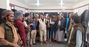 العمدي والبعداني يتفقدان معامل صناعة المعاوز و الأزياء الشعبية التابع لمحو الأمية وتعليم الكبار بالبيضاء