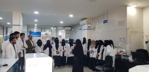 طلبة المختبرات بجامعة الناصر يزورون محتبرات مستشفى العلوم