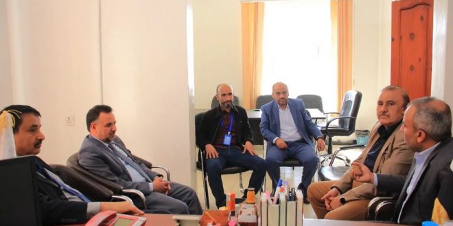 رئيس جامعة عمران يزور الجامعة الوطنية بصنعاء 