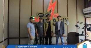 الجامعة التخصصية: طلبة الجرافكس يزورون إذاعة يمن FM