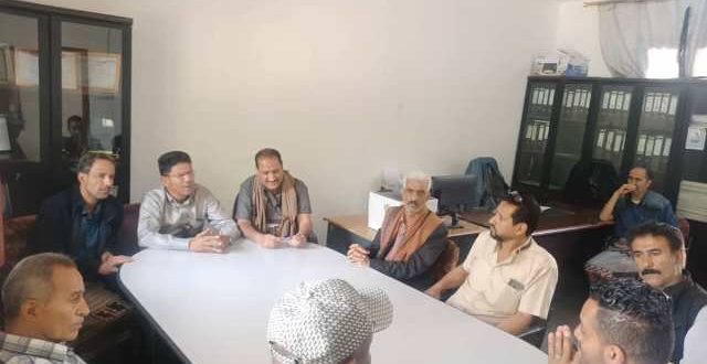 مكتب محو الأمية وتعليم الكبار بالبيضاء يناقش تطوير وتفعيل مركز التدريب الأساسي بالمدينة