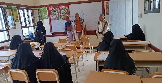 مراكز محو الأمية وتعليم الكبار بتعز تفتتح أنشطتها لاستقبال وتسجيل الملتحقين