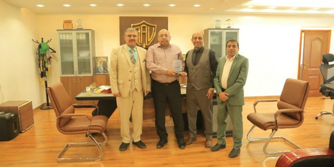 تكريم رئيس جامعة الجيل الجديد الدكتور همدان الشامي