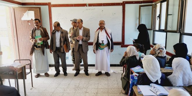 رئيس جهاز محو الأمية وتعليم الكبار يتفقد سير اختبارات الثانوية في بلاد الروس