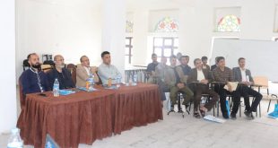 استمرار مناقشة مشاريع التخرج لطلبة كلية المعرفة