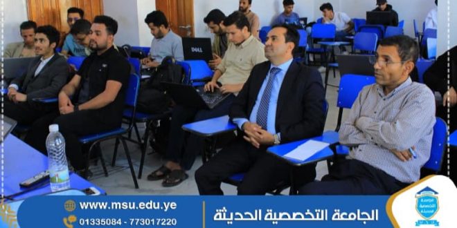 مناقشة مشاريع الذكاء الاصطناعي للأمن السيبراني لطلبة الجامعة التخصصية