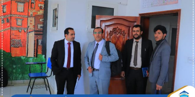 وكيل قطاع العلوم بهيئة التكنولوجيا يزور الجامعة التخصصية الحديثة