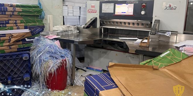 طلبة قسم الجرافيكس بجامعة الجيل الجيد يزورون مطابع اليمن الحديثة