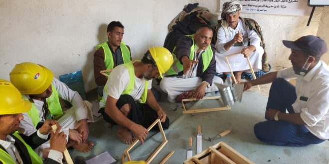 تفقد الدورة التدريبية في مجالات المهارات الحياتية والزراعية والحيوانية بمديريتي الرجم وجبل المحويت