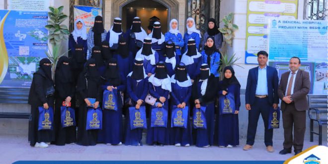 طالبات مدارس الواحة يزورون الجامعة التخصصية