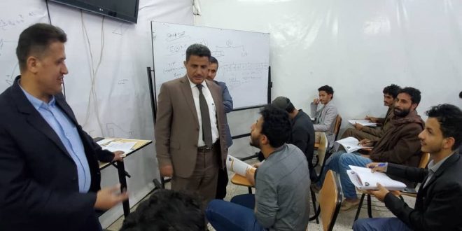 رئيس جامعة الناصر الدكتور عبدالله طاهش يقوم بزيارة تفقدية للجان الامتحانات بكلية الهندسة