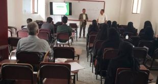 ندوة حوارية بعنوان "تحديد المسار الدراسي" بكلية الآفاق