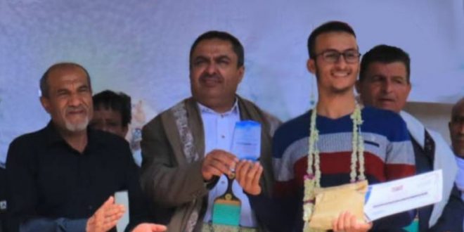 الجامعة التخصصية الحديثة تكرّم الطالب نبراس قائد الحائز على الترتيب الثامن على الجمهورية