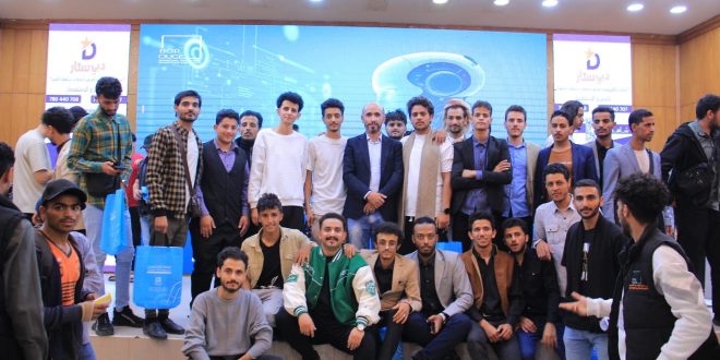 طلبة الهندسة بالجامعة الوطنية في زيارة علمية لمعرض بروج التقني