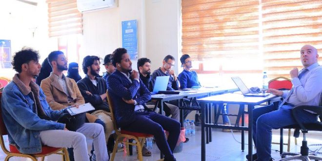 زيارة علمية لطلبة الذكاء الاصطناعي بالجامعة التخصصية الحديثة إلى شركة إبداع سوفت