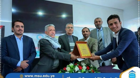 الجامعة التخصصية تتألق شعريًا وتحصد المركز الثاني في مهرجان الجامعات اليمنية الرابع