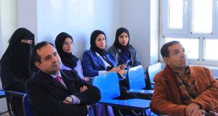 طلبة الأمن السيبراني بالجامعة التخصصية الحديثة يناقشون مشاريع التخرج