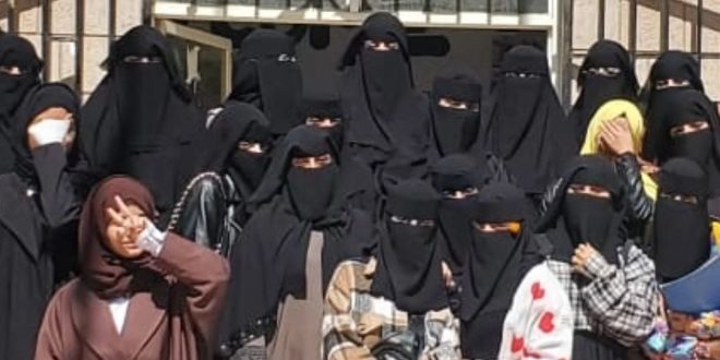 طالبات الجامعة الوطنية يزورون المهرجان الرابع للترجمة بجامعة صنعاء