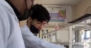 طلبة الصيدلة بكلية الجزيرة يبدعون في تصنيع كريم الألوفيرا ضمن التدريب العملي للصيدلانيات