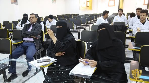 كلية الطب البشري بجامعة الجيل الجديد تعقد حلقة نقاش حالات TBL لبلوك الدم