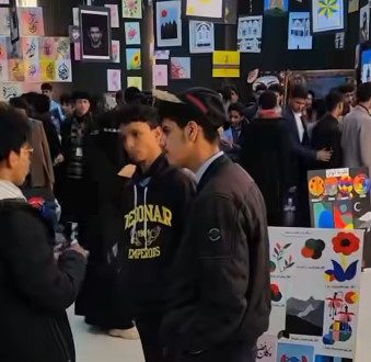 كلية الغد:جولة تعريفية لطلبة الصف الثالث الثانوي في معرض الغد لاختيار التخصصات الدراسية