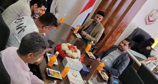 اجتماع دوري لعميد كلية الآفاق الدكتور مجدي الصماط مع موظفي الكلية